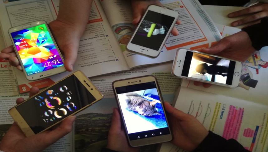 Cellulari, adolescenti e compiti: istruzioni per l’uso Cellulari, adolescenti e compiti: istruzioni per l’uso
