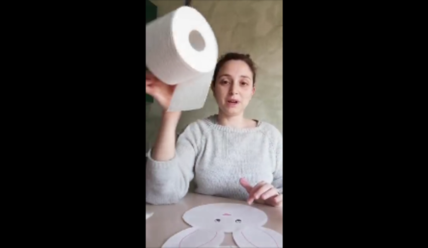 Crea un coniglietto pasquale con la carta igienica Crea un coniglietto pasquale con la carta igienica